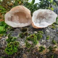 géode de quartz entière