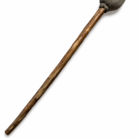 Mailloche chamanique artisanale en cuir tanné avec manche en bois naturel